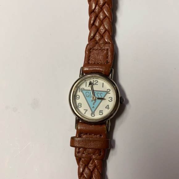 WOMENS VINTAGE GUESS WATCH - Picture 1 of 3